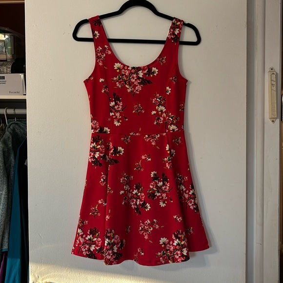 Never Worn Red Floral Sundress! - Picture 3 of 6